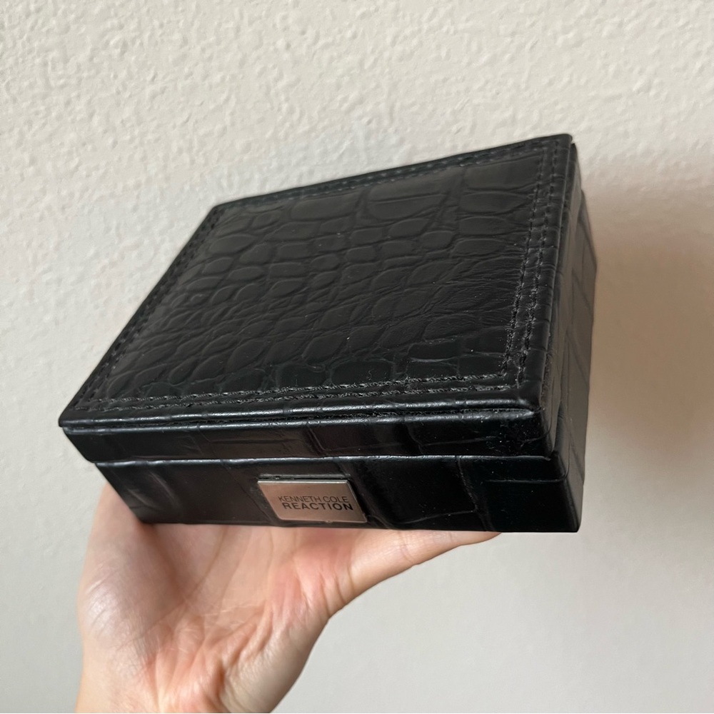 Kenneth Cole Reaction Black Key Holder and Wallet Set - Picture 3 of 9